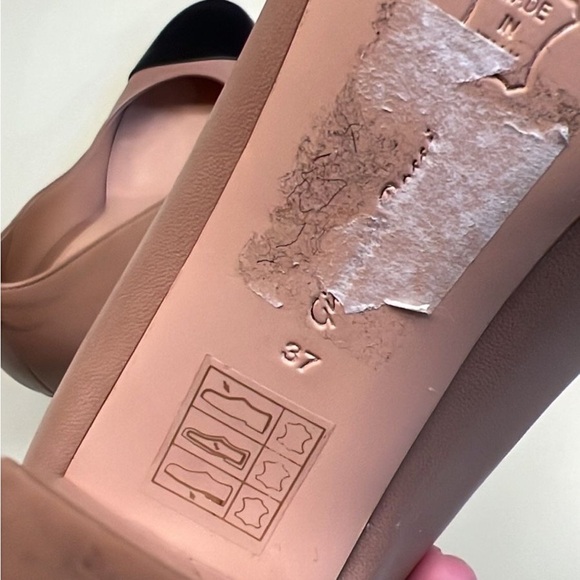 Gianvito Rossi MADE IN ITALY Black and Tan Heels Timeless Elegance - Picture 6 of 7